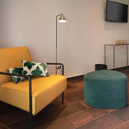Le Finestre Sul Lago Bed & Breakfast *